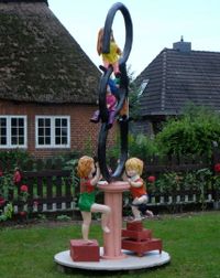 Ein Foto der Skulptur Kinderrechte von Eckhard Kowalke